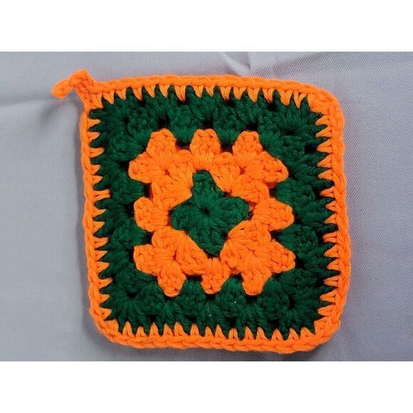 Two Knitted Oven Mits/Hotpad #A7 - Picture 4 of 7